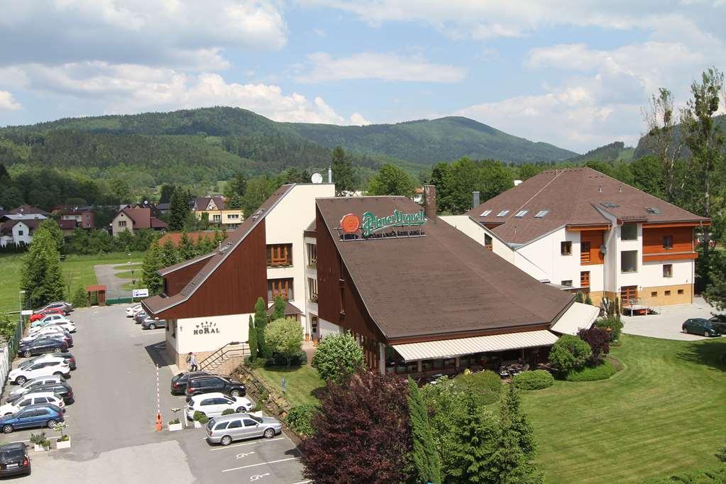 Hotel Horal Rožnov pod Radhoštěm Екстериор снимка