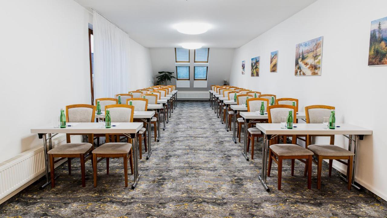 Hotel Horal Rožnov pod Radhoštěm Екстериор снимка