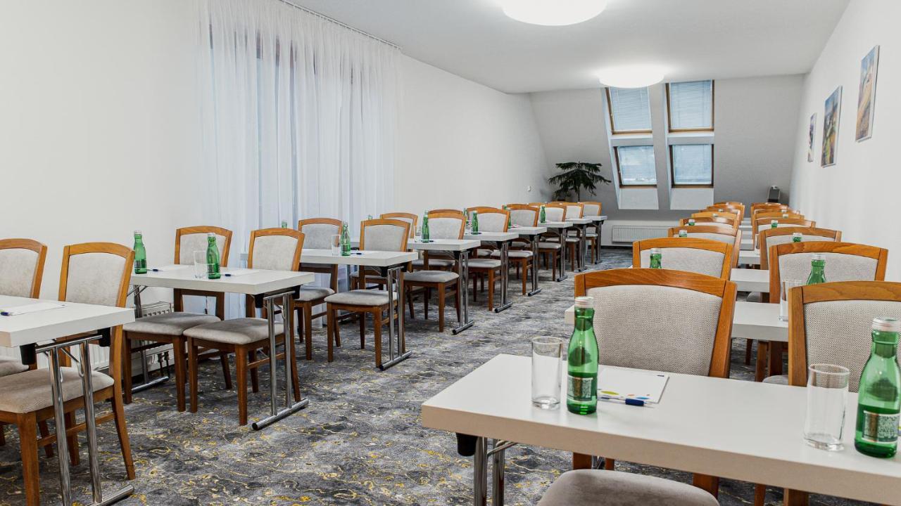 Hotel Horal Rožnov pod Radhoštěm Екстериор снимка