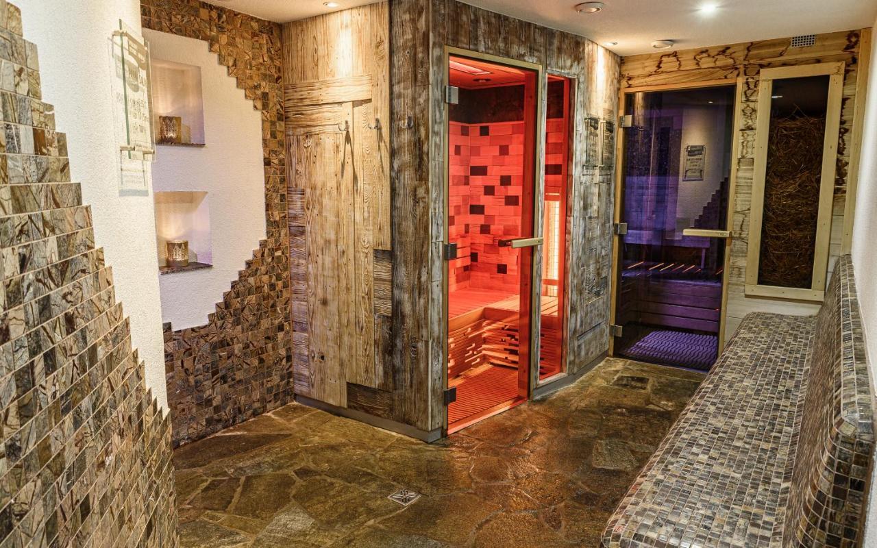 Hotel Horal Rožnov pod Radhoštěm Екстериор снимка