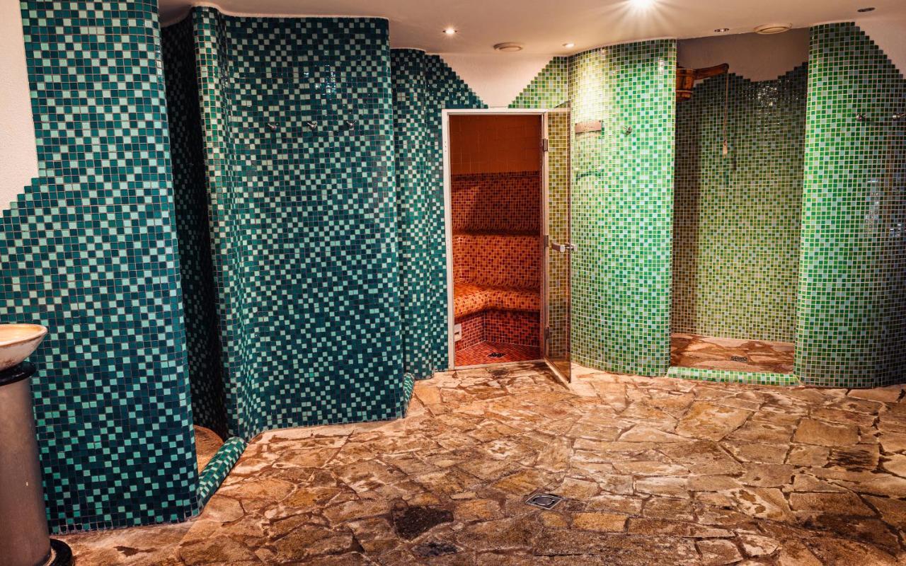 Hotel Horal Rožnov pod Radhoštěm Екстериор снимка