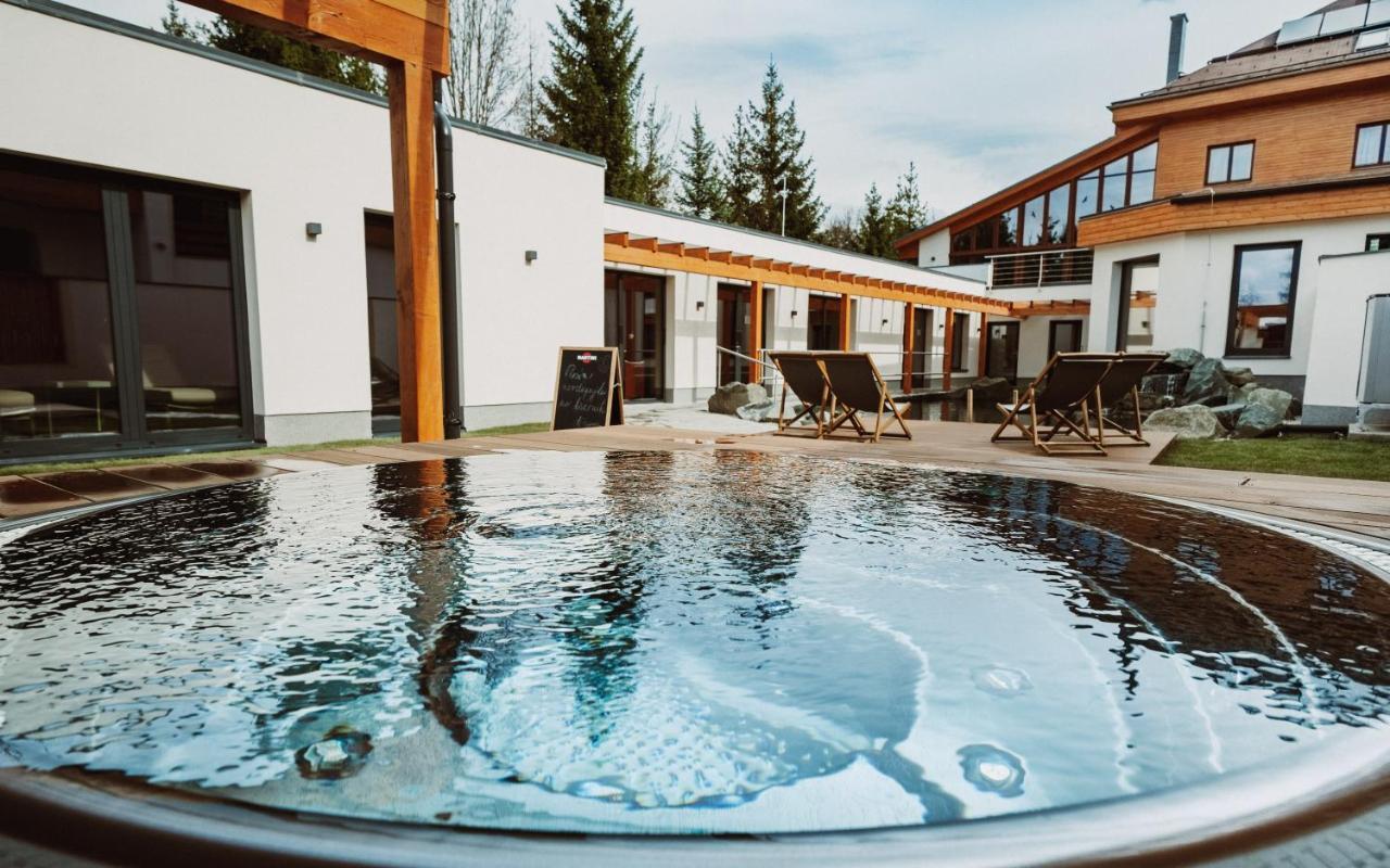 Hotel Horal Rožnov pod Radhoštěm Екстериор снимка