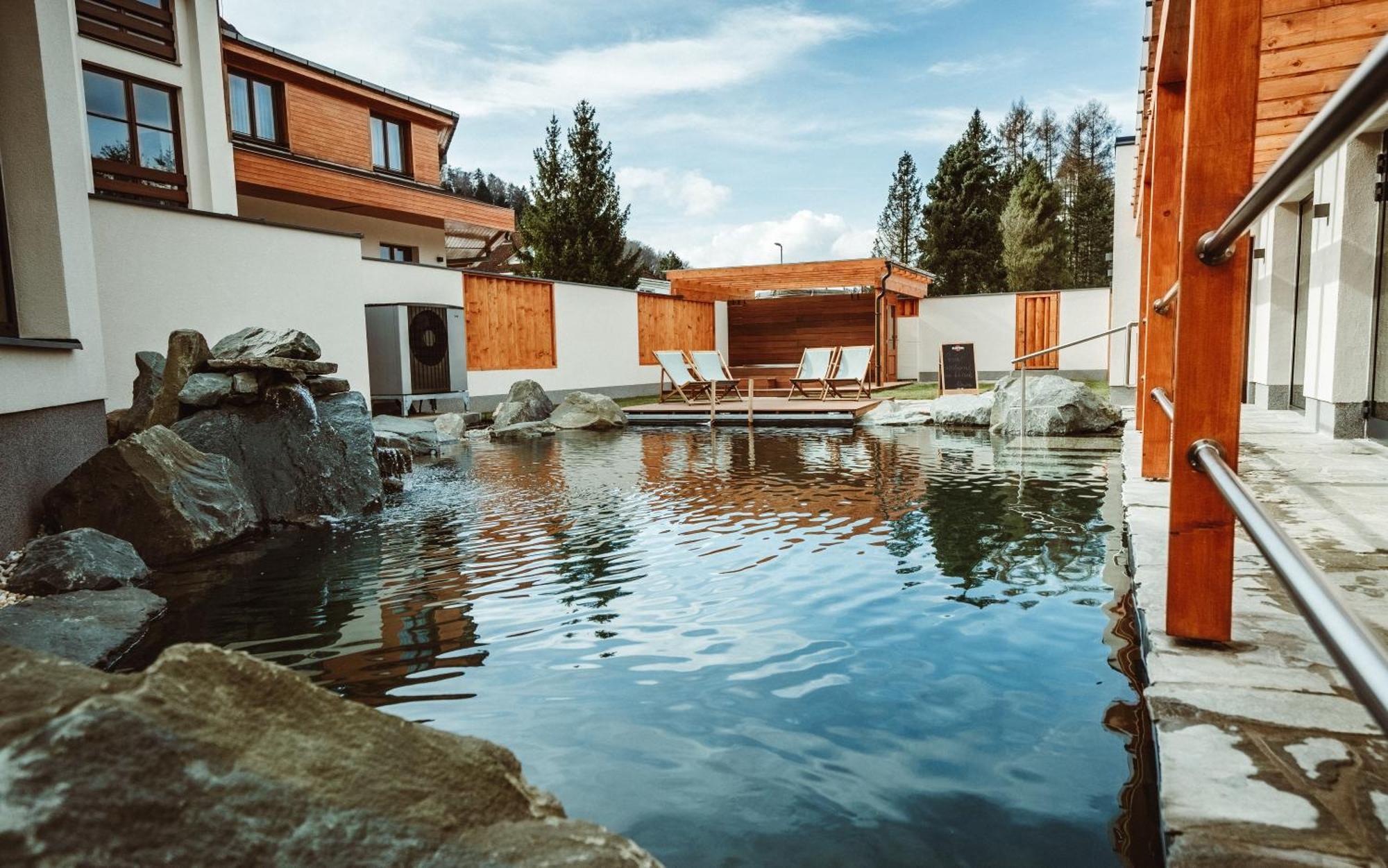 Hotel Horal Rožnov pod Radhoštěm Екстериор снимка