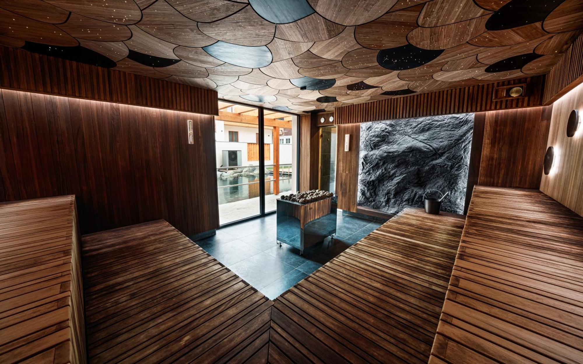 Hotel Horal Rožnov pod Radhoštěm Екстериор снимка