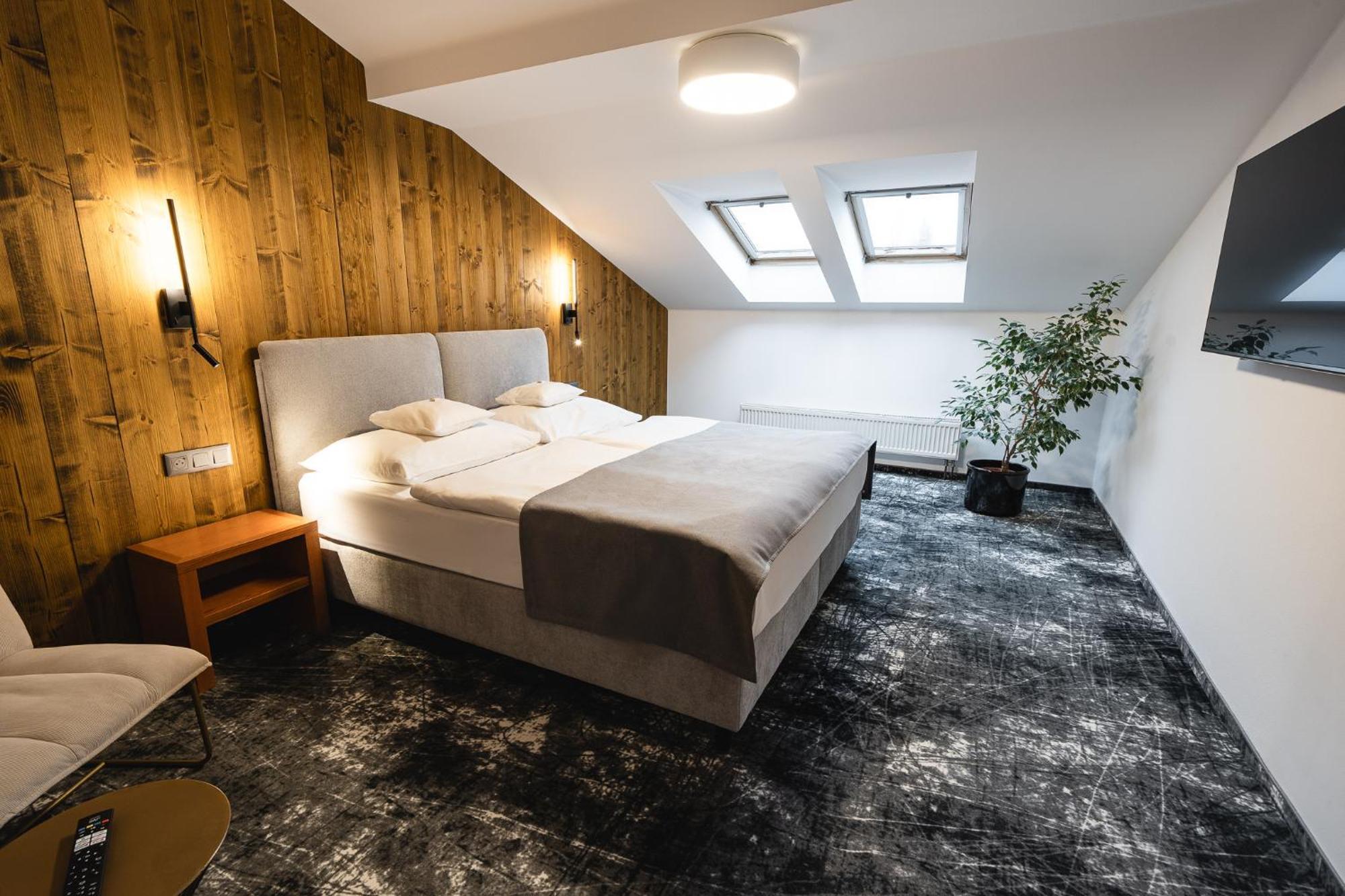 Hotel Horal Rožnov pod Radhoštěm Екстериор снимка