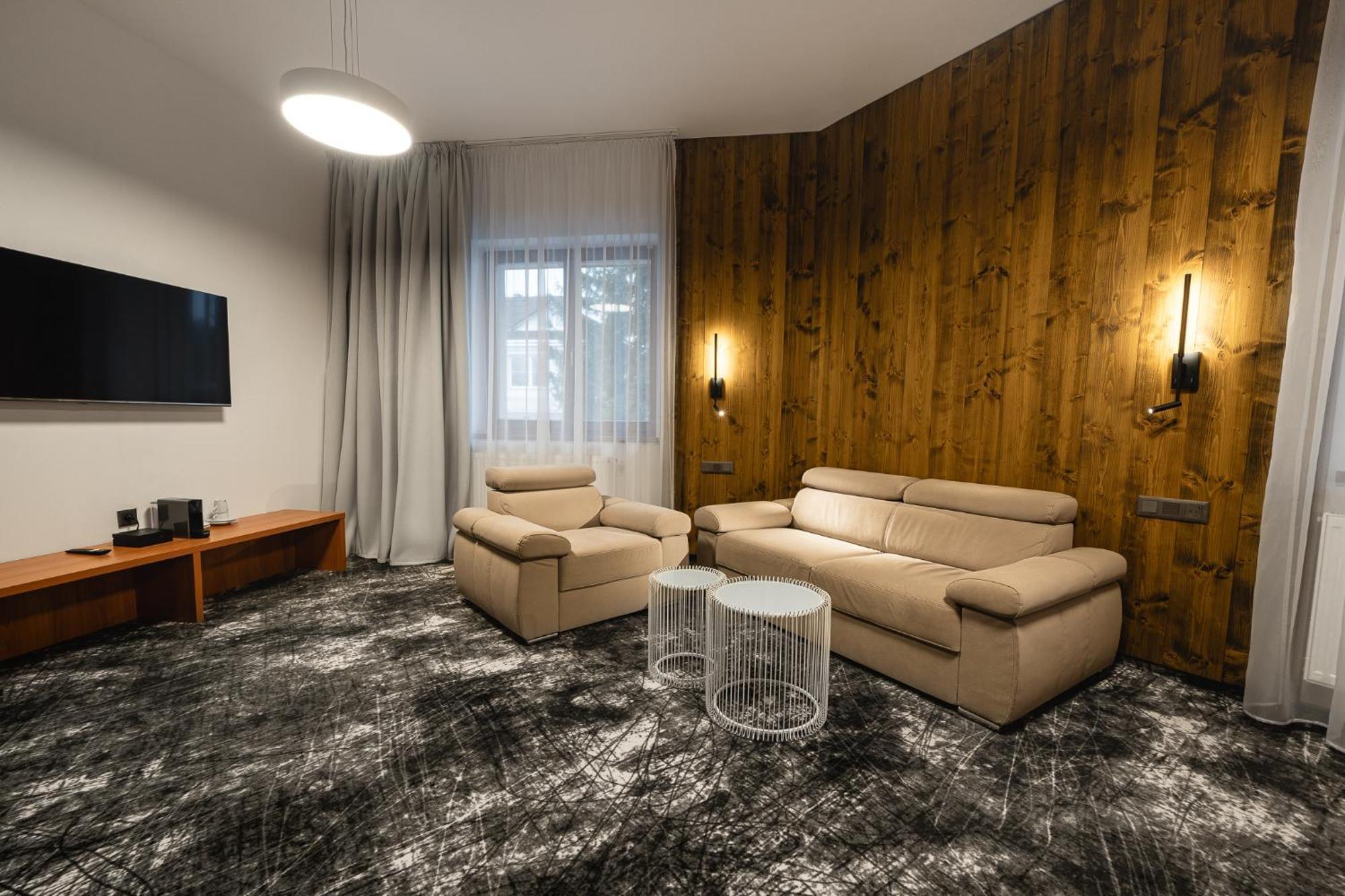 Hotel Horal Rožnov pod Radhoštěm Екстериор снимка