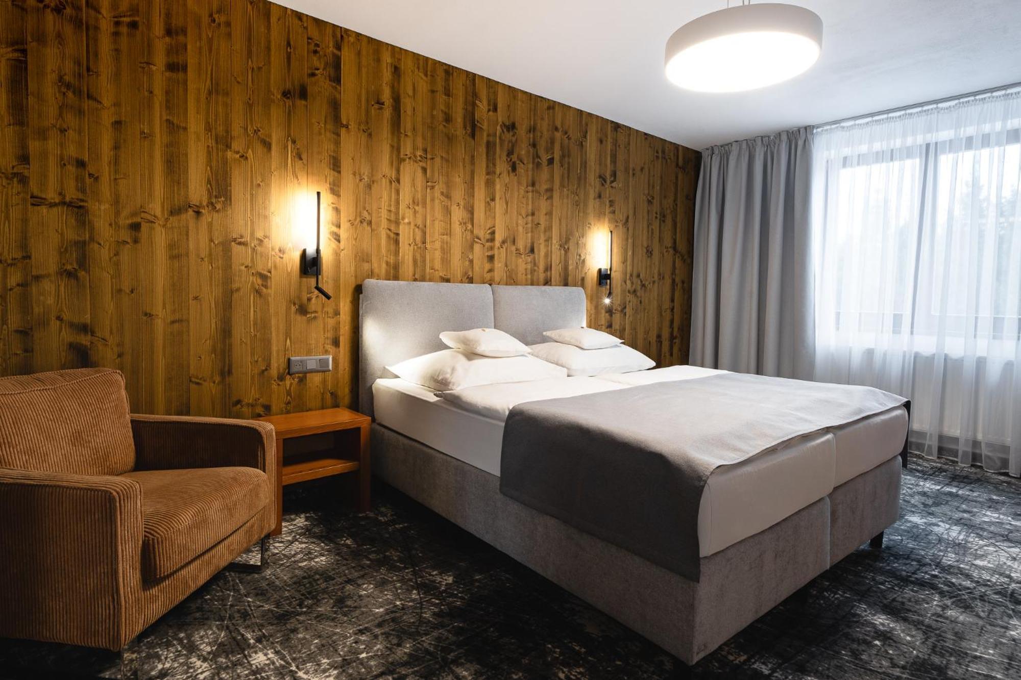 Hotel Horal Rožnov pod Radhoštěm Екстериор снимка