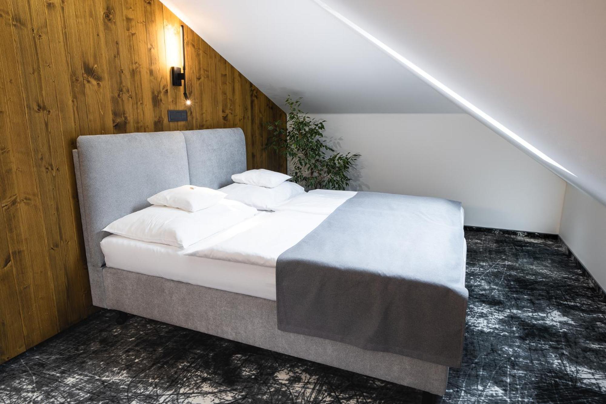 Hotel Horal Rožnov pod Radhoštěm Екстериор снимка