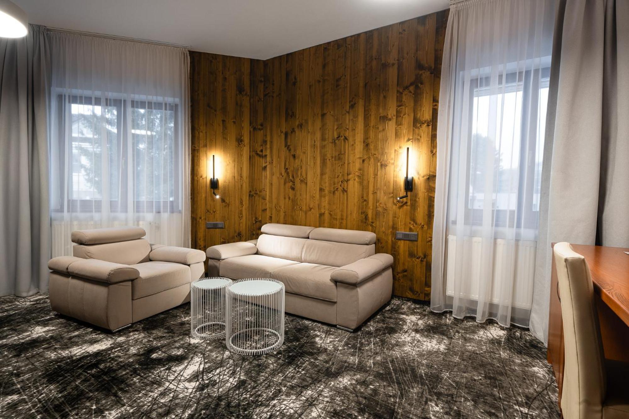 Hotel Horal Rožnov pod Radhoštěm Екстериор снимка
